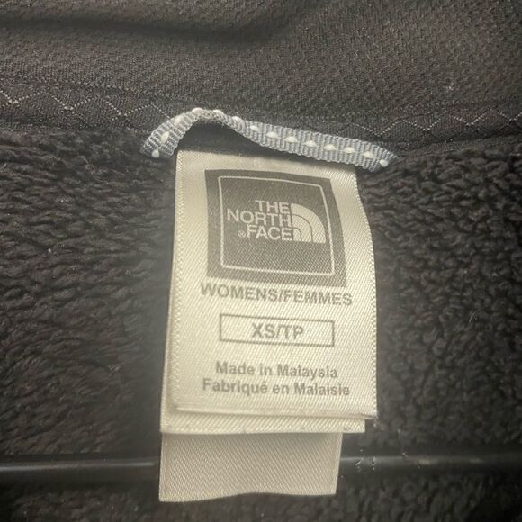 The North Face Fuzzy Pullover - Picture 2 of 4